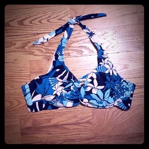 (5/$20) Sunsets Bikini Top. Size 38D.